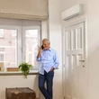 Ambient cu Daikin Sensira FTXC25E, control Wi-Fi, programare 24 ore, mod somn confortabil, economie energie