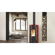 Ambient șemineu pe lemne, 7.5 kW, pentru 215 m3, cu geam panoramic curbat de mare dimensiune, suprafață din fontă emailată Bordeaux, LIU' 5.0, La Nordica-Extraflame